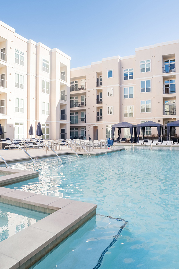 Large resort-style pool and hot tub in IMT RidgeGate courtyard