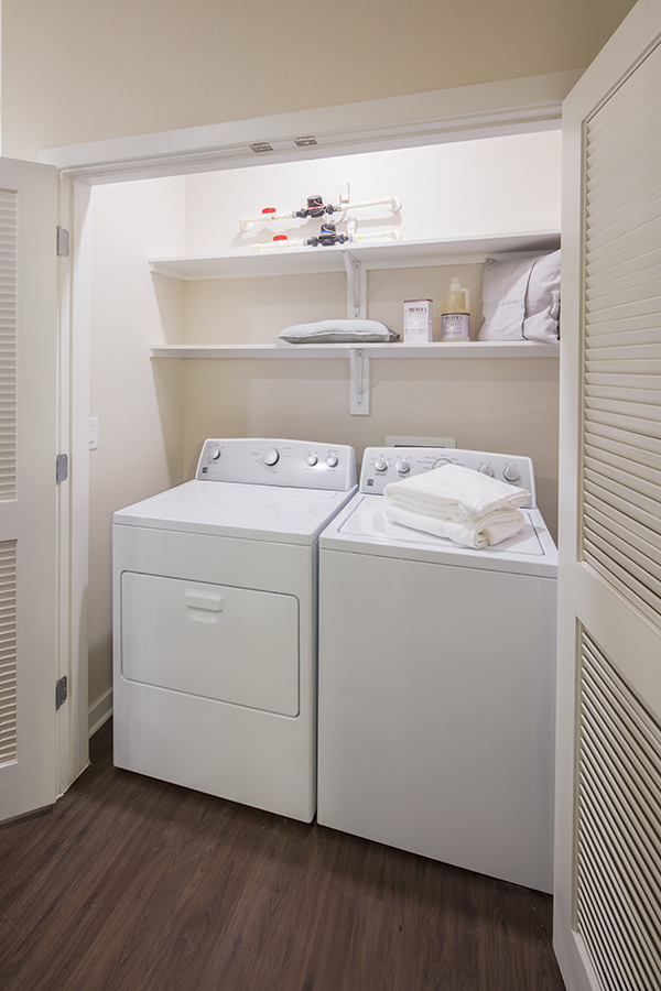 Energy Star water and dryer in large in-unit linen closet